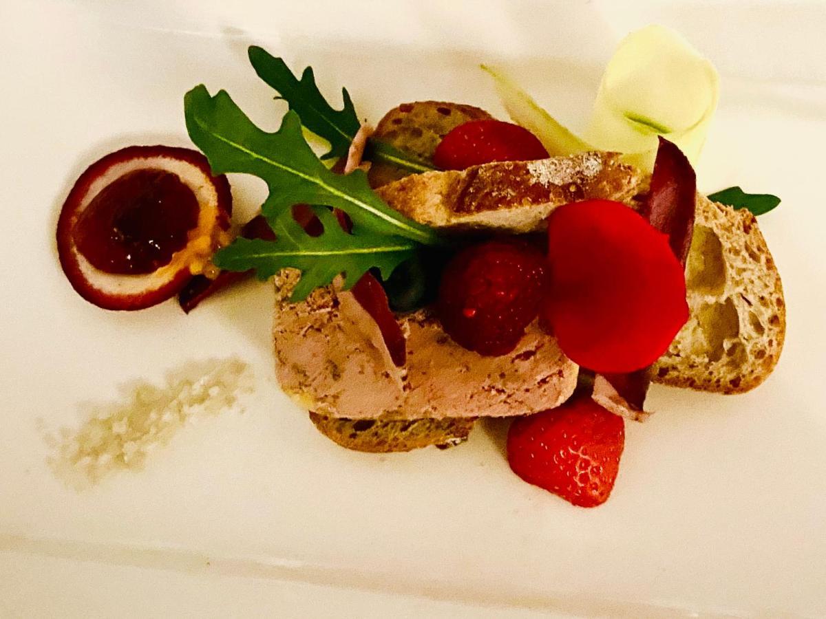Hotel Le Cheval Blanc Jargeau Zewnętrze zdjęcie