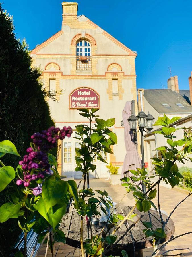 Hotel Le Cheval Blanc Jargeau Zewnętrze zdjęcie