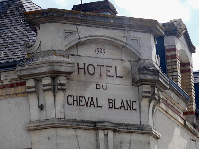 Hotel Le Cheval Blanc Jargeau Zewnętrze zdjęcie